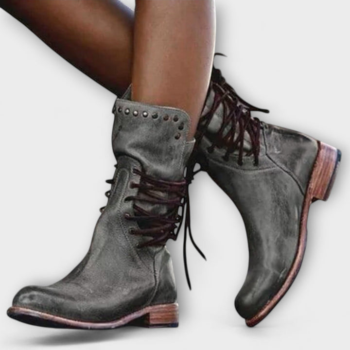 Carmen – Bottes Aruna Tahi